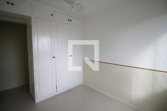 Quarto 1 de apartamento para alugar com 2 quartos, 44m² em Gardênia Azul, Rio de Janeiro