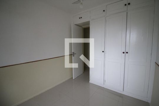 Quarto 1 de apartamento para alugar com 2 quartos, 44m² em Gardênia Azul, Rio de Janeiro