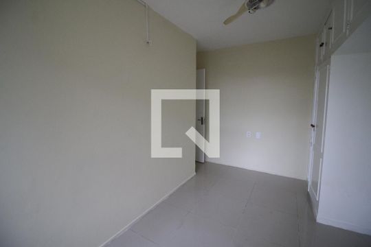 Quarto 2 de apartamento para alugar com 2 quartos, 44m² em Gardênia Azul, Rio de Janeiro