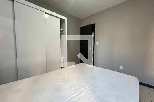 Quarto 2 de apartamento para alugar com 3 quartos, 73m² em Itacorubi, Florianópolis