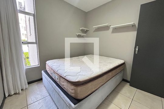 Quarto 1 de apartamento para alugar com 3 quartos, 73m² em Itacorubi, Florianópolis