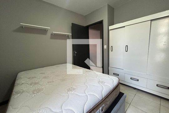 Quarto 1 de apartamento para alugar com 3 quartos, 73m² em Itacorubi, Florianópolis