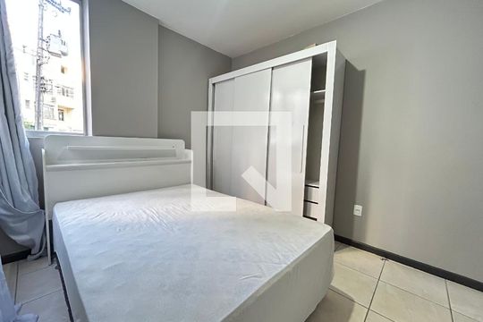 Quarto 2 de apartamento para alugar com 3 quartos, 73m² em Itacorubi, Florianópolis