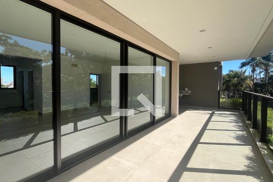 Apartamento à venda com 4 quartos, 243m² em Jardim das Paineiras, Campinas