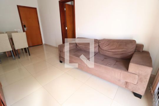 Sala de apartamento para alugar com 1 quarto, 53m² em Centro, Uberlândia