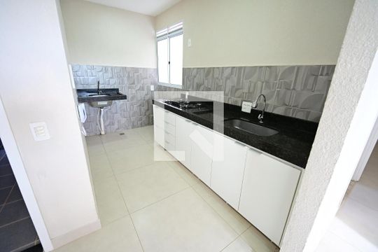 Apartamento à venda com 2 quartos, 42m² em Setor Grajaú, Goiânia