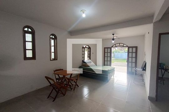SALA de casa para alugar com 2 quartos, 70m² em Cidade Beira Mar, Rio das Ostras