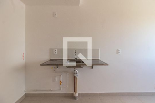 Cozinha de apartamento para alugar com 1 quarto, 25m² em Parque Industrial Tomas Edson, São Paulo