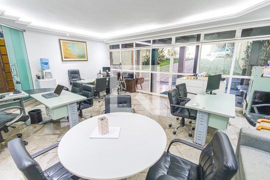 sala de casa para alugar com 7 quartos, 700m² em São Luiz, Belo Horizonte