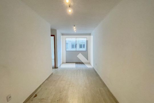 Sala de apartamento para alugar com 2 quartos, 42m² em Jardim Arpoador, São Paulo