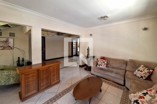 Sala 1 de casa à venda com 4 quartos, 350m² em Serra Grande, Niterói