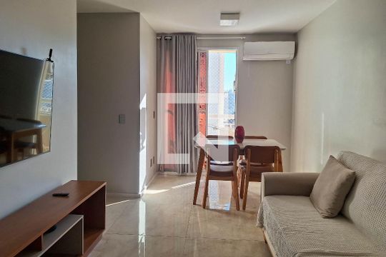 Sala de apartamento à venda com 2 quartos, 68m² em Centro, Niterói