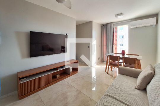 Sala de apartamento à venda com 2 quartos, 68m² em Centro, Niterói