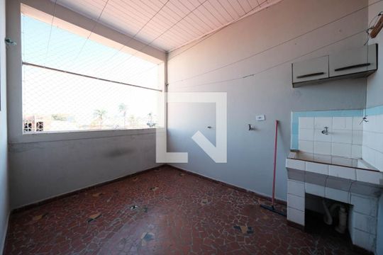Cozinha/Área de serviço de apartamento para alugar com 2 quartos, 70m² em Vila Talarico, São Paulo