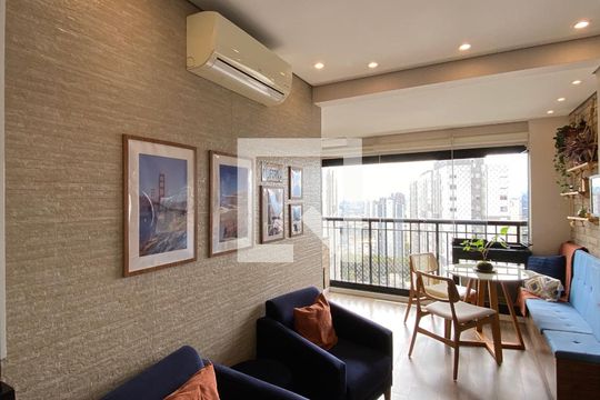 Sala de apartamento para alugar com 2 quartos, 78m² em Continental, Osasco
