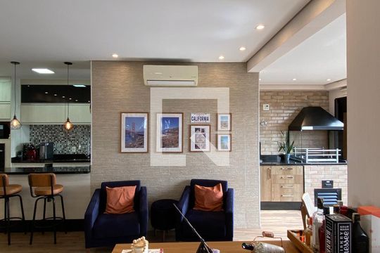 Sala de apartamento para alugar com 2 quartos, 78m² em Continental, Osasco