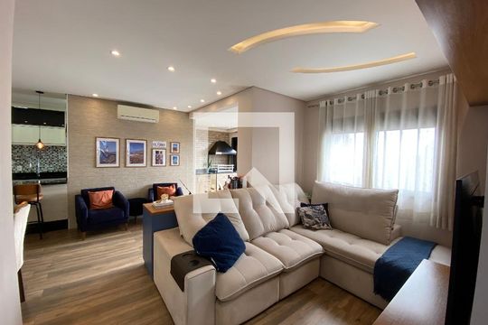 Sala de apartamento para alugar com 2 quartos, 78m² em Continental, Osasco