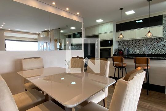 Sala  de apartamento para alugar com 2 quartos, 78m² em Continental, Osasco