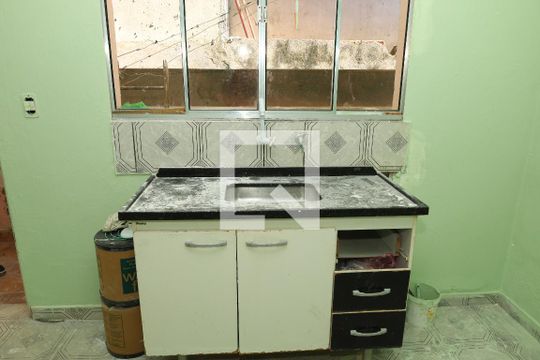 Sala/Cozinha de casa para alugar com 1 quarto, 35m² em Vila Iolanda Ii, São Paulo