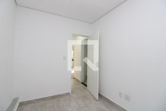 Quarto de casa de condomínio para alugar com 2 quartos, 50m² em Vila Marieta, São Paulo