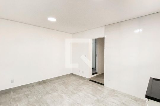Sala/cozinha  de casa de condomínio para alugar com 2 quartos, 60m² em Vila Marieta, São Paulo