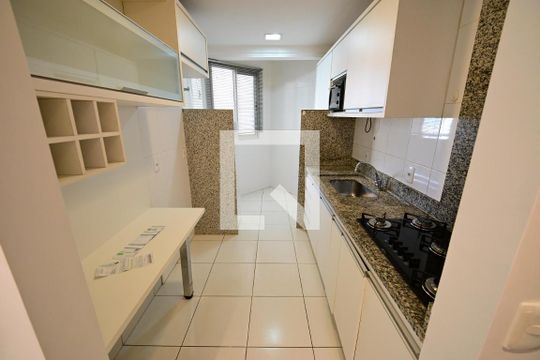 Cozinha de apartamento para alugar com 2 quartos, 68m² em Setor Bueno, Goiânia
