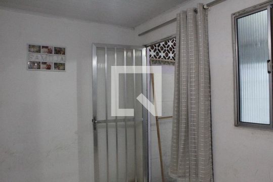 Sala de casa para alugar com 7 quartos, 160m² em Taquara, Rio de Janeiro