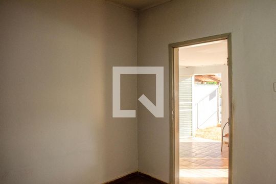 Casa à venda com 7 quartos, 400m² em Setor Leste Universitário, Goiânia