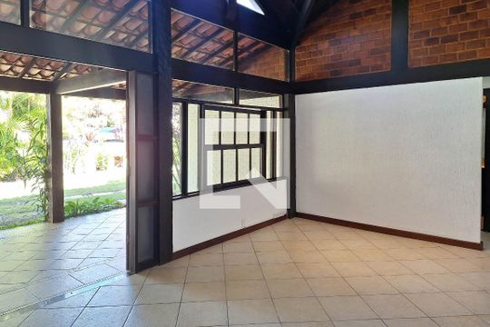Sala de casa à venda com 5 quartos, 311m² em Itacoatiara, Niterói