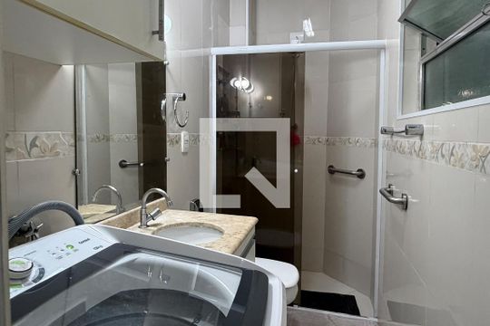 Banheiro de apartamento para alugar com 1 quarto, 40m² em Embaré, Santos