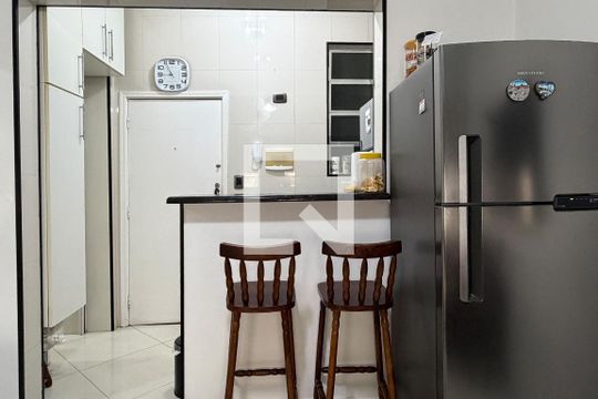 Sala de apartamento para alugar com 1 quarto, 40m² em Embaré, Santos