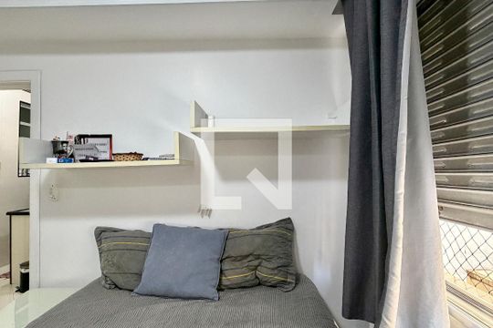 Quarto de apartamento para alugar com 1 quarto, 40m² em Embaré, Santos