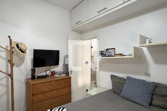 Quarto de apartamento para alugar com 1 quarto, 40m² em Embaré, Santos