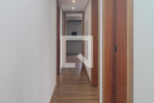 corredor de apartamento para alugar com 3 quartos, 83m² em Tristeza, Porto Alegre