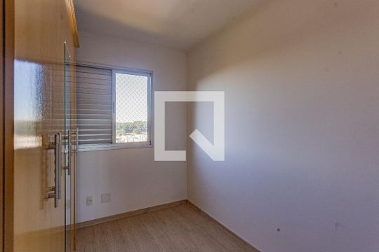 Quarto 1 de apartamento para alugar com 2 quartos, 48m² em Vila Liviero, São Paulo