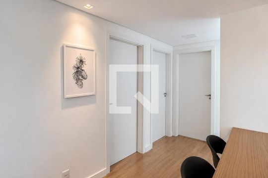 Corredor de apartamento para alugar com 2 quartos, 75m² em Balsa, Pelotas