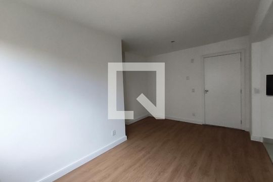 Sala/cozinha de apartamento para alugar com 2 quartos, 51m² em Jardim Sabará, Porto Alegre