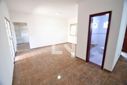 Sala de casa para alugar com 3 quartos, 237m² em Jardim Quarto Centenário, Campinas