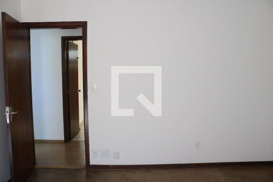 Quarto 1 de casa para alugar com 8 quartos, 387m² em Alto da Lapa, São Paulo