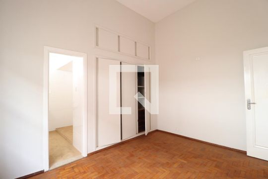 Suíte de casa para alugar com 4 quartos, 180m² em Centro, Uberlândia
