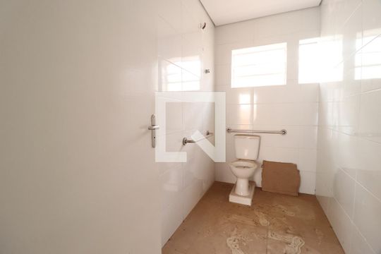 Banheiro Social 1 de casa para alugar com 4 quartos, 180m² em Centro, Uberlândia