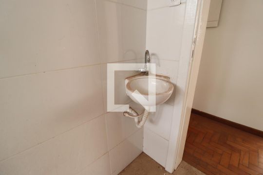 Banheiro Social 1 de casa para alugar com 4 quartos, 180m² em Centro, Uberlândia