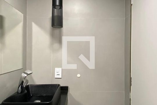 Banheiro de apartamento à venda com 2 quartos, 37m² em Jardim São Luís, São Paulo