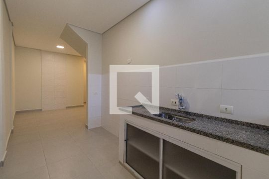 Sala e Cozinha  de casa para alugar com 2 quartos, 100m² em Vila Clara, São Paulo