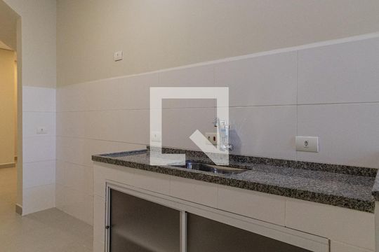 Sala e Cozinha  de casa para alugar com 2 quartos, 100m² em Vila Clara, São Paulo