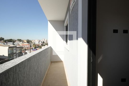 Sacada de apartamento à venda com 2 quartos, 46m² em Vila Scarpelli, Santo André