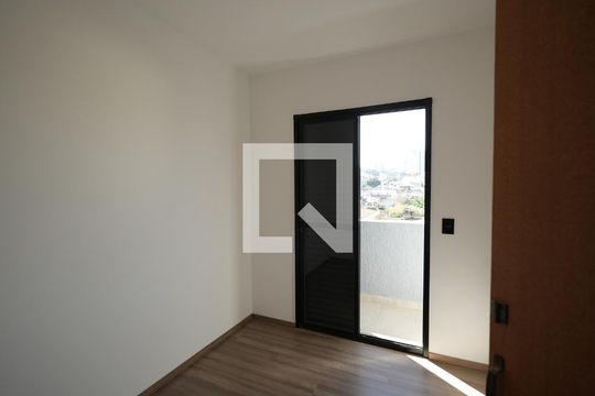 Quarto 1 de apartamento à venda com 2 quartos, 46m² em Vila Scarpelli, Santo André