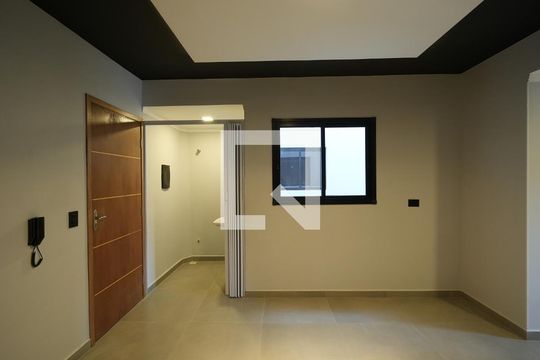 Sala de apartamento à venda com 2 quartos, 46m² em Vila Scarpelli, Santo André
