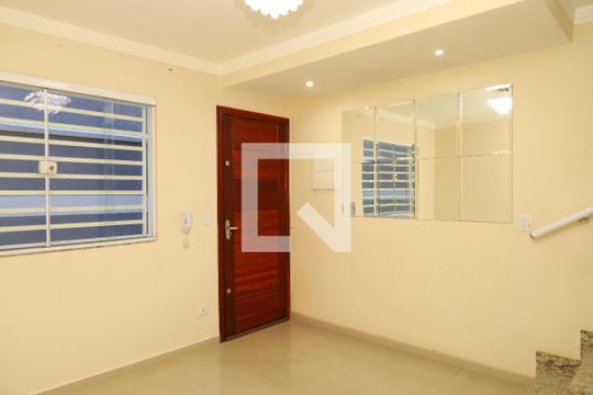 Casa de Condomínio à venda com 2 quartos, 65m² em Vila Carmosina, São Paulo