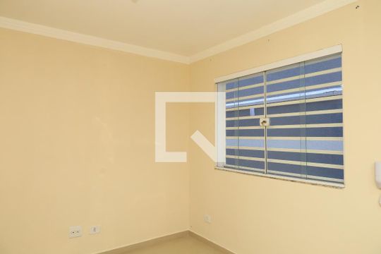 Casa de Condomínio à venda com 2 quartos, 65m² em Vila Carmosina, São Paulo